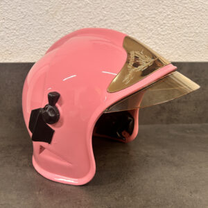 Casque de pompier octobre rose
